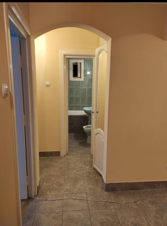 Apartament 4 camere, decomandat, etajul 2/4, Radauti
