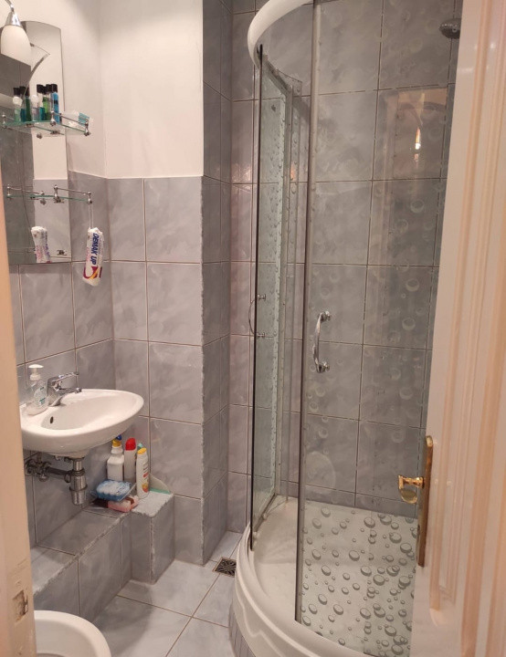 Apartament 4 camere, decomandat, etajul 2/4, Radauti
