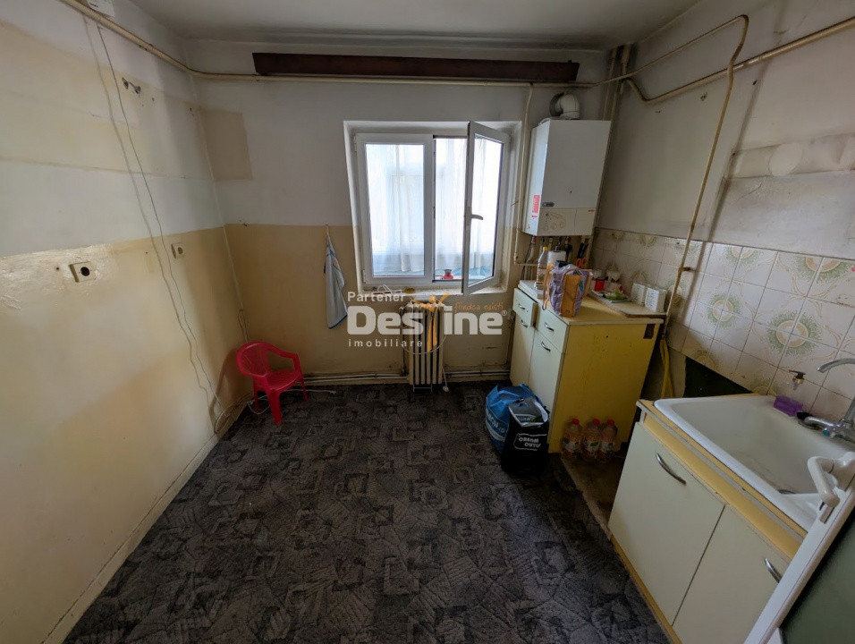 CUG - Apartament 4 camere decomandat 80MP parter - Tudor Neculai