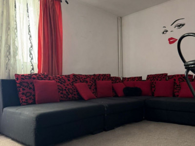 MIRCEA CEL BATRAN, Apartament 3 camere DECOMANDAT, 54 mp, 89.000 EURO