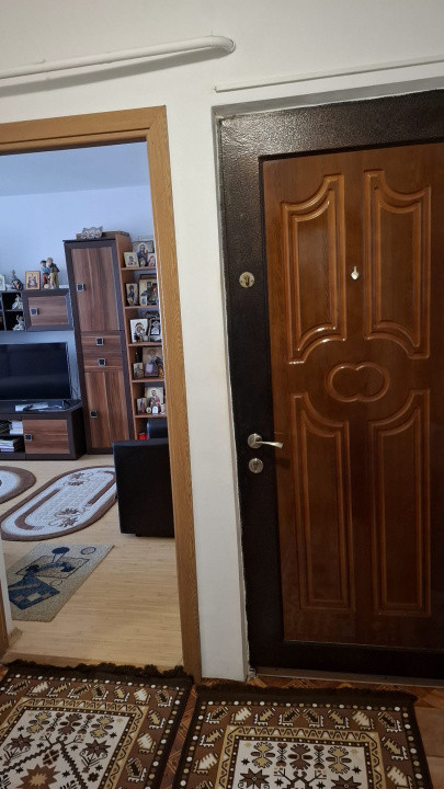 Vand apartament cu 2 camere in Canta