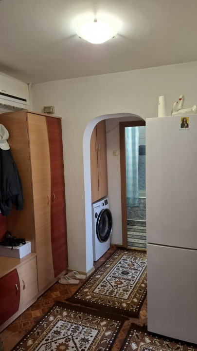 Vand apartament cu 2 camere in Canta