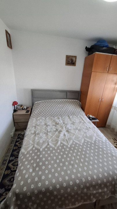 Vand apartament cu 2 camere in Canta