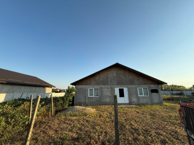 🏡 Casă + teren 900 mp de vânzare în Cârcea, zonă liniștită