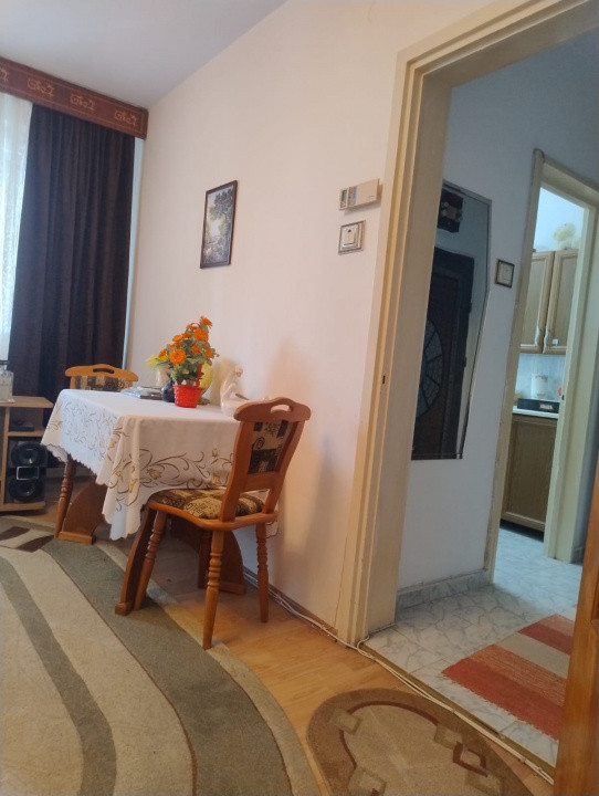 Apartament 2 camere, etaj 2/4, zona Gării