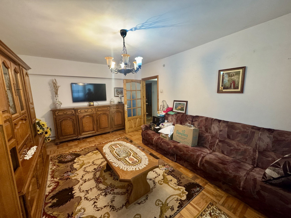 Apartament 3 camere parter înalt