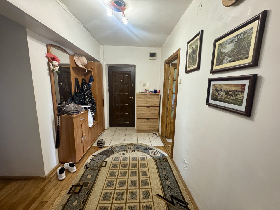 Apartament 3 camere parter înalt