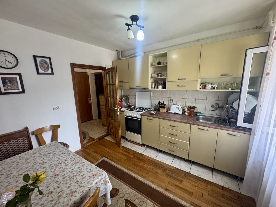 Apartament 3 camere parter înalt