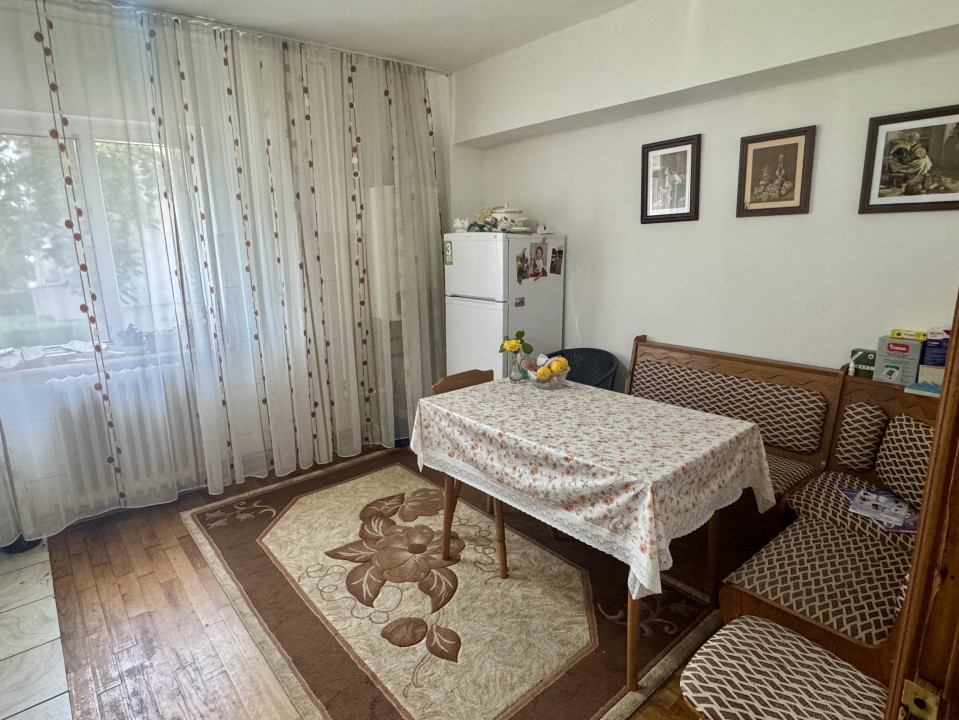 Apartament 3 camere parter înalt