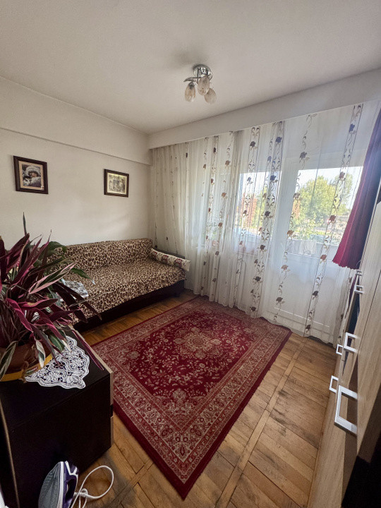 Apartament 3 camere parter înalt