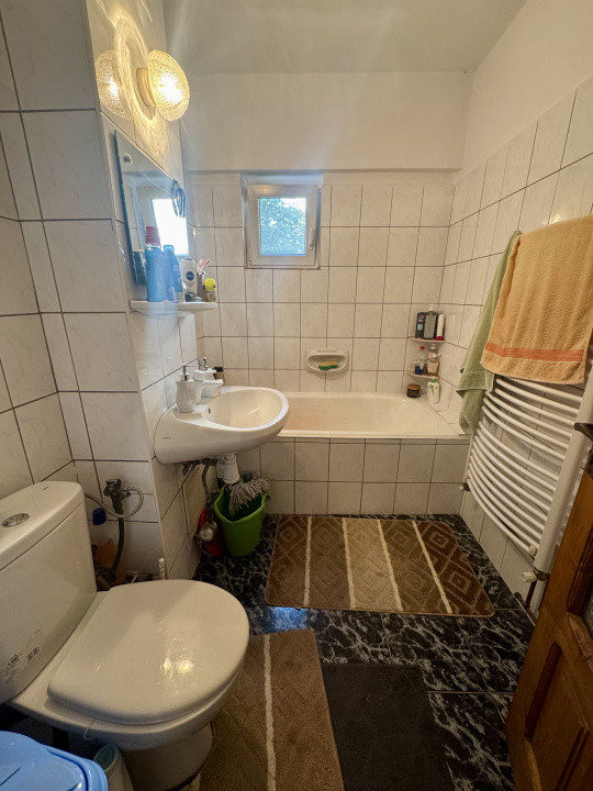 Apartament 3 camere parter înalt