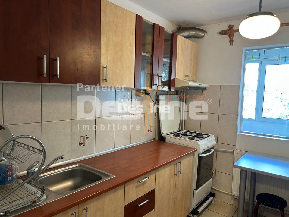 Chirie Apartament 3 camere 70 mp mobilat utilat loc de parcare - Drumul Taberei