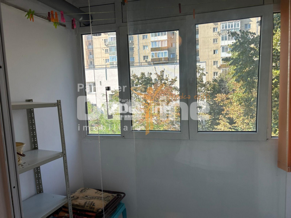 Chirie Apartament 3 camere 70 mp mobilat utilat loc de parcare - Drumul Taberei