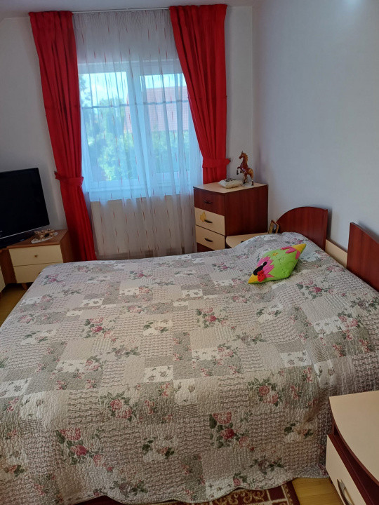 Casă 750 mp, curte individuală, garaj, foisor, Prejmer