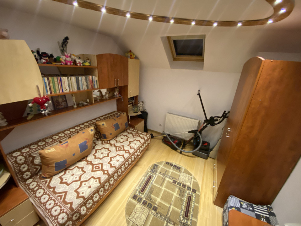 Casă 750 mp, curte individuală, garaj, foisor, Prejmer