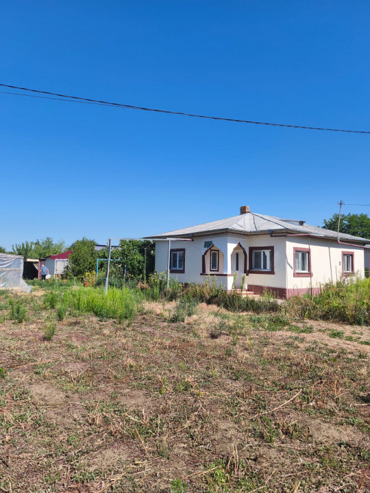 Casă de vânzare în Gârbovi, jud. Ialomița – la doar 70 km de București!