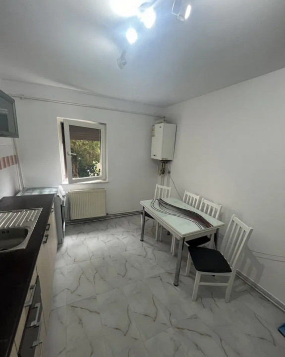 Apartament 3 camere etajul 1, Tractorul