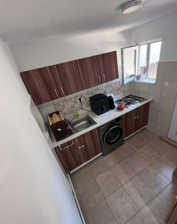 Casă la sol 5 camere, 195 mp, garaj, curte – Constanța