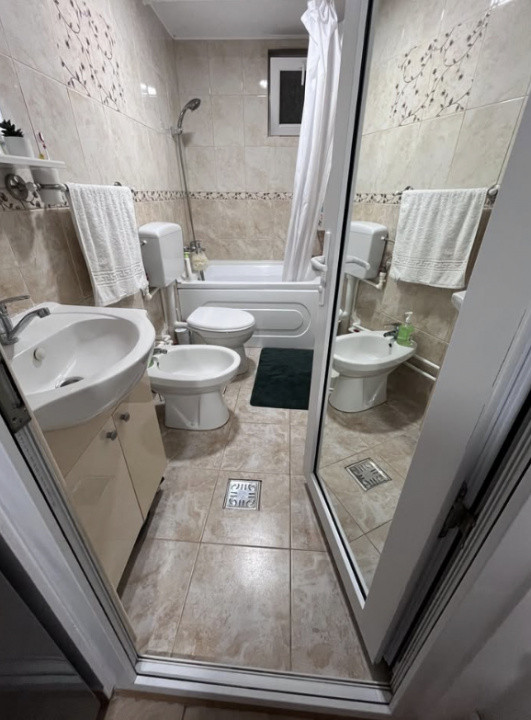 Casă la sol 5 camere, 195 mp, garaj, curte – Constanța