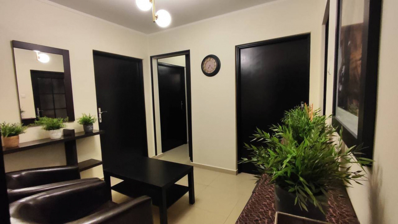 Vand apartament 3 camere Dacia