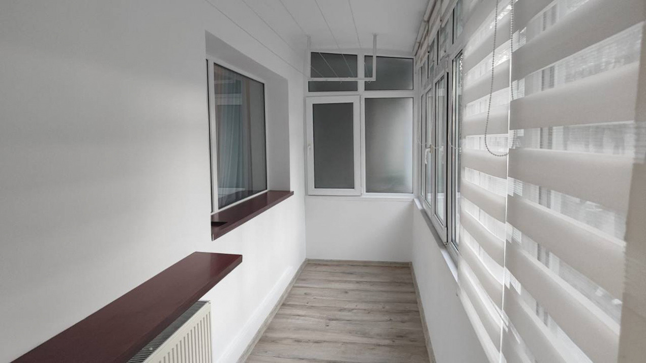Vand apartament 3 camere Dacia