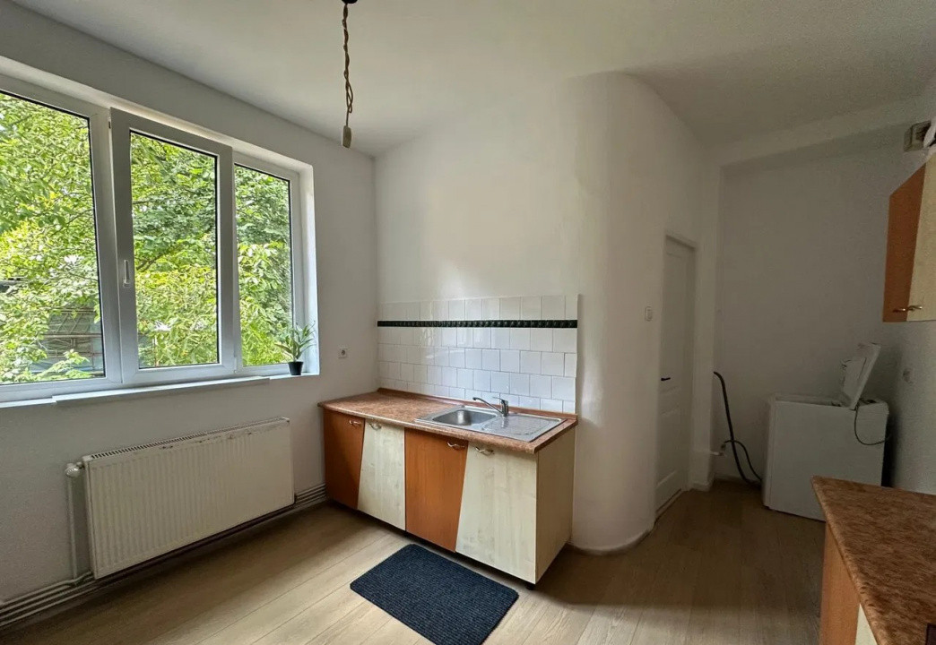 Apartament 2,5 camere 65 MP, cu gradina 200 mp, Central