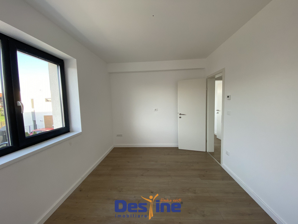 Vilă tip duplex, 4 camere, 102 mp + curte individuală, Bartolomeu