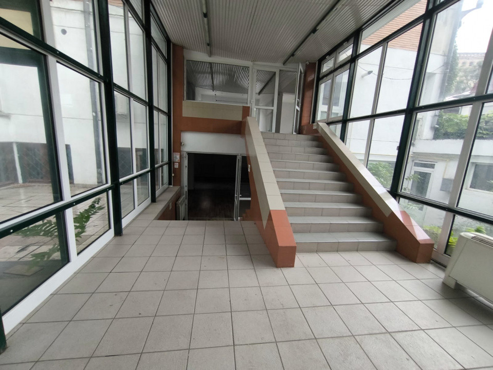 Ultracentral , spatiu comercial, productie ,showroom, resturant, cabinete...