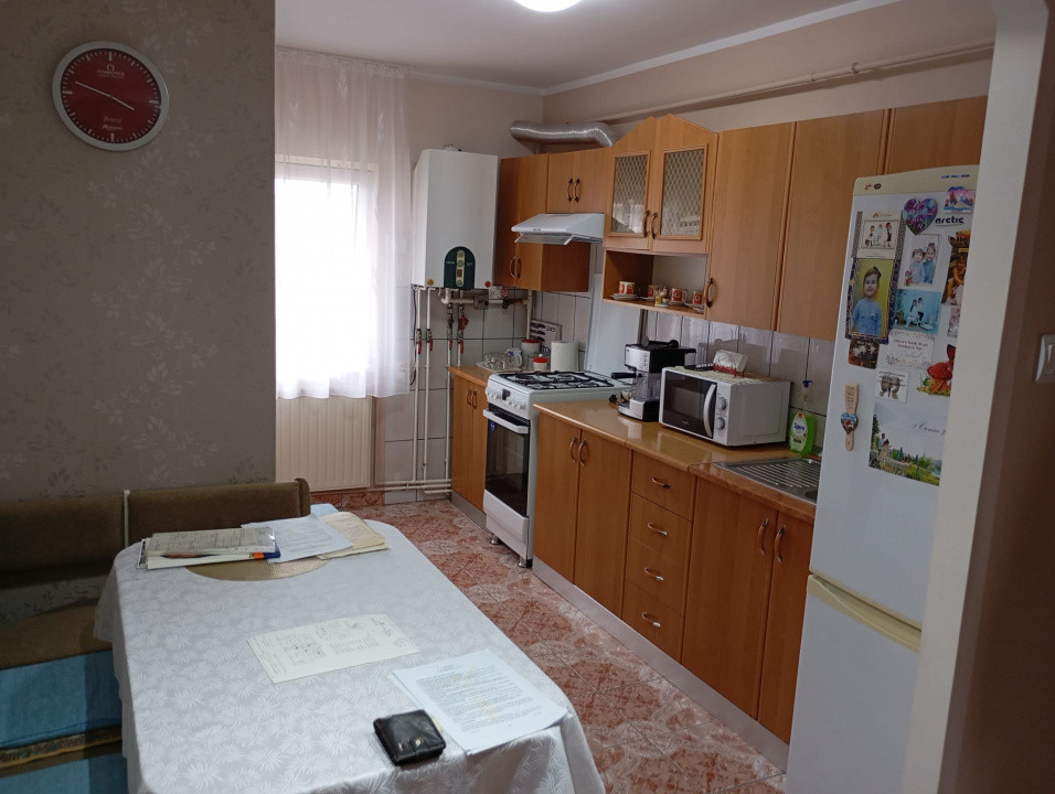 Apartament 3 camere, decomandat, Câmpia Turzii