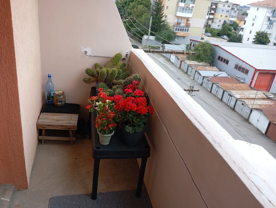 Apartament 3 camere, decomandat, Câmpia Turzii