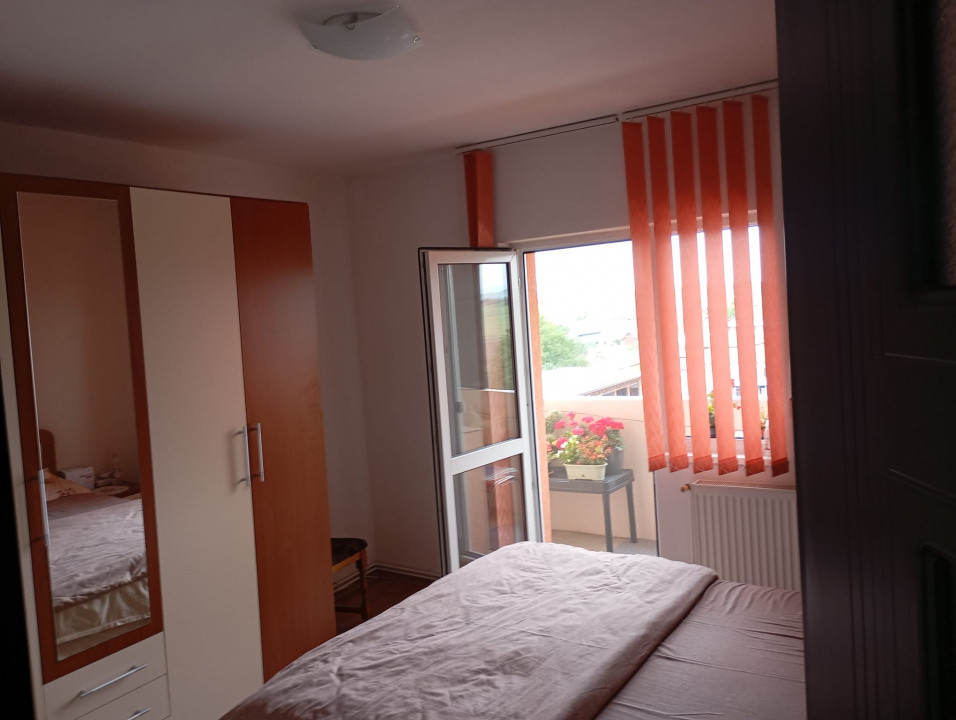 Apartament 3 camere, decomandat, Câmpia Turzii