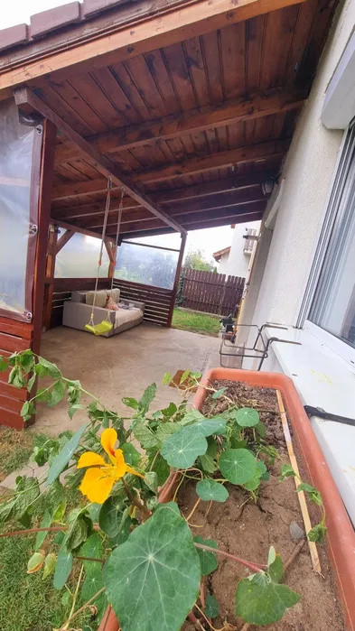 Casa tip duplex, curte + 2 locuri de parcare, zona Triaj