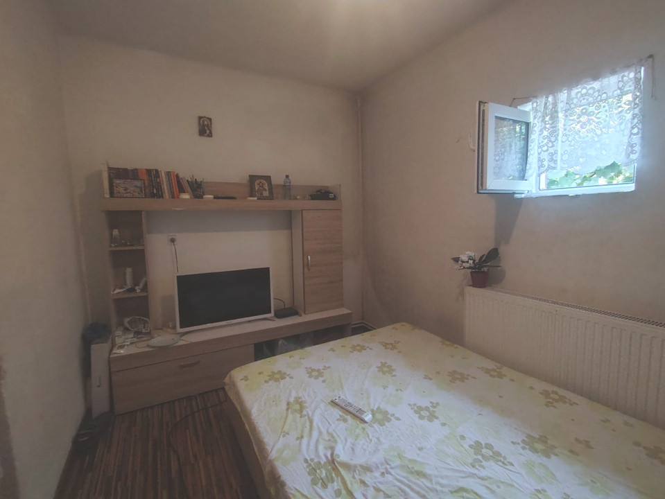 Casă spațioasă + teren 4800 mp, deschidere la 2 străzi – ideal locuit/investiție