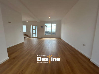 Casa tip DUPLEX - Loc de parcare si terasa  Toate utilitatile - Drum asfaltat