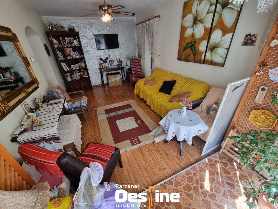 Pașcani zona Deal – apartament 2 camere 48 mp, izolat, centrală, mobilat utilat