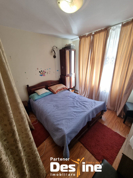 Pașcani zona Deal – apartament 2 camere 48 mp, izolat, centrală, mobilat utilat