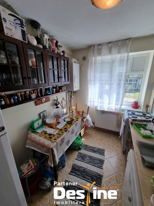 Pașcani zona Deal – apartament 2 camere 48 mp, izolat, centrală, mobilat utilat