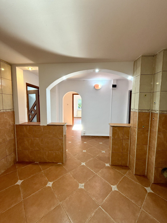 Apartament 3 camere, 77 mp, compartimentare excelentă, gata pentru familia ta