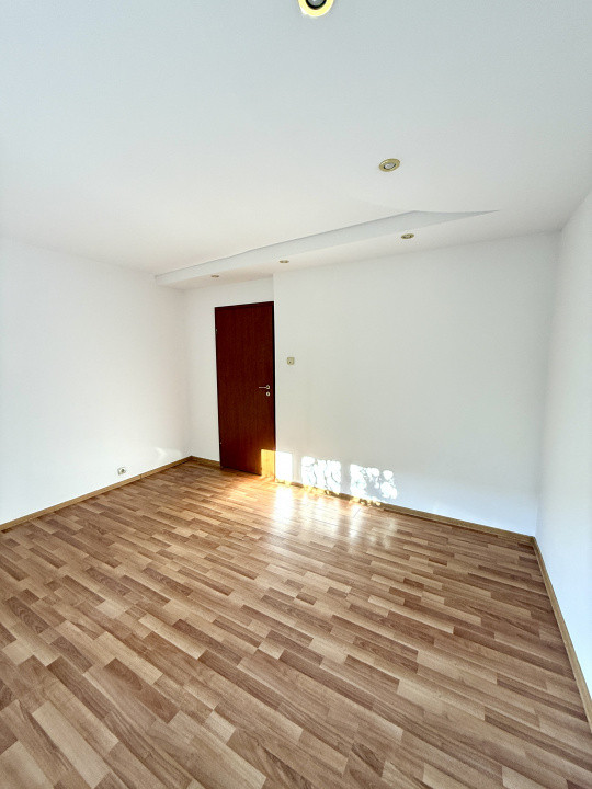 Apartament 3 camere, 77 mp, compartimentare excelentă, gata pentru familia ta
