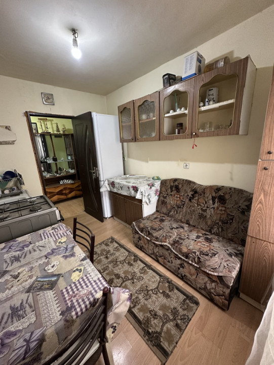 🏠 Apartament de vânzare – decomandat, 2 camere in Craiovita Noua