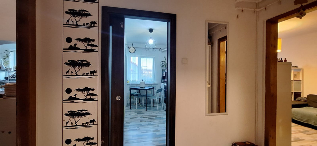 Apartament 2 camere, mobilat, etaj 1, 60 mp – Zona 9 Mai, Ploiești!