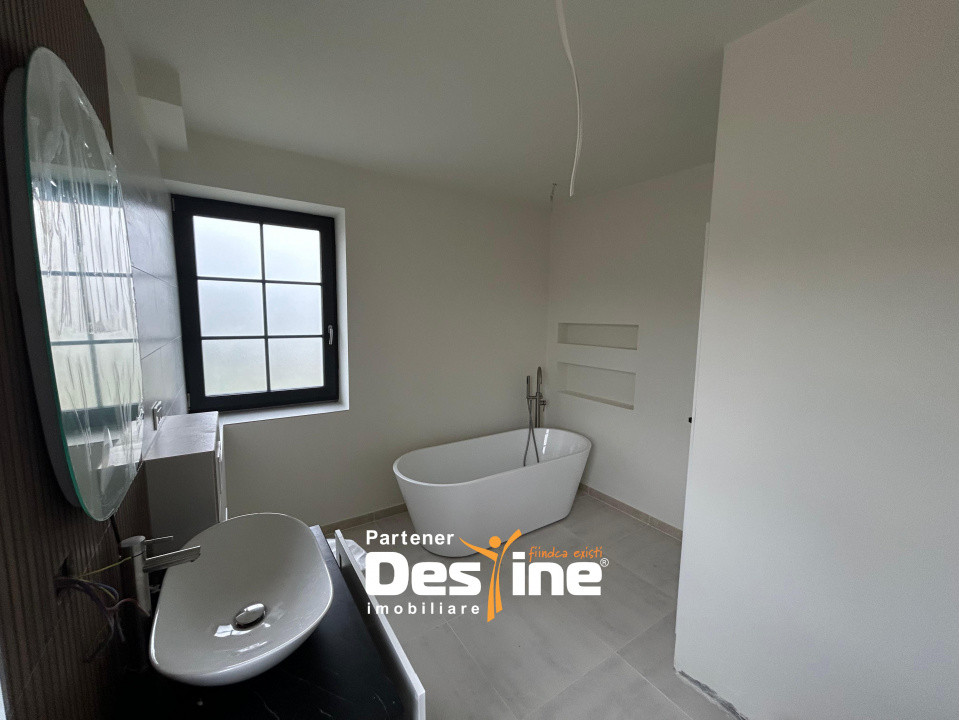 Casa individuala 120mp Teren 360mp Loc parcare terasa si curte generoasa Rediu