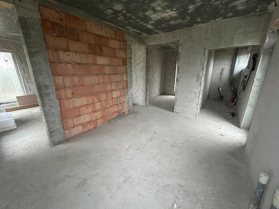 Casa individuala 120mp Teren 360mp Loc parcare terasa si curte generoasa Rediu