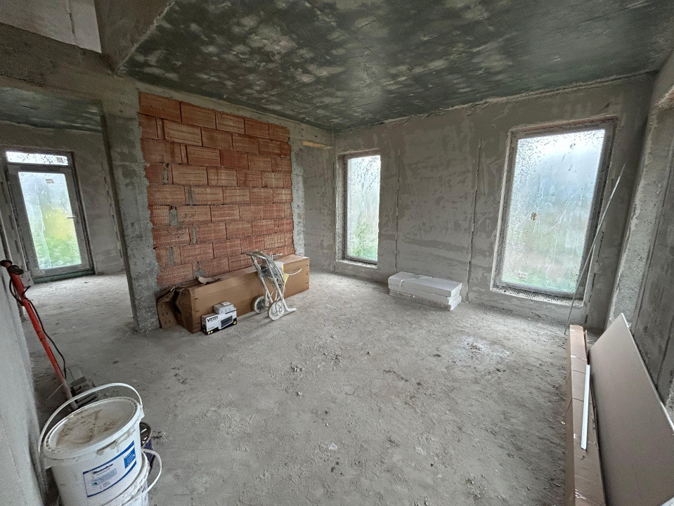 Casa individuala 120mp Teren 360mp Loc parcare terasa si curte generoasa Rediu