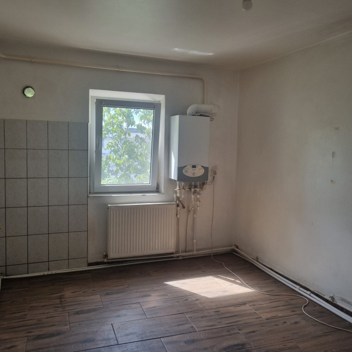 APARTAMENT DE VANZARE CU 3 CAMERE  LA ORIZONT 