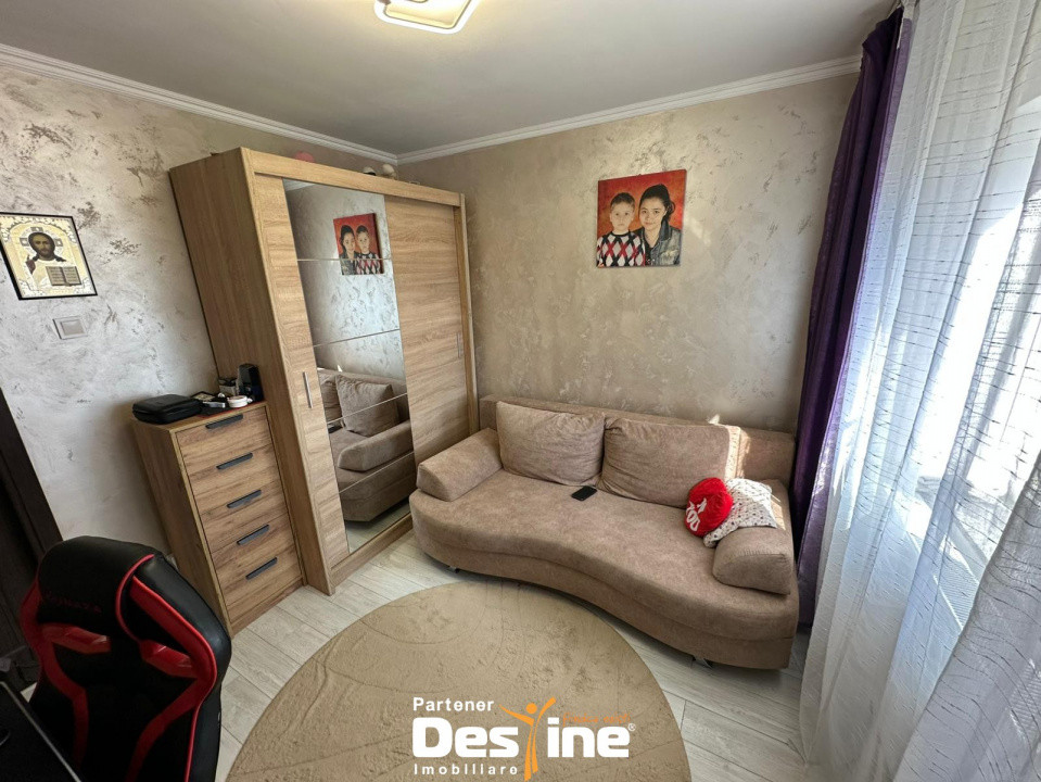 Pașcani - Apartament 2 camere, 55mp, decomandat, etaj 3, zona Sfânta Vineri