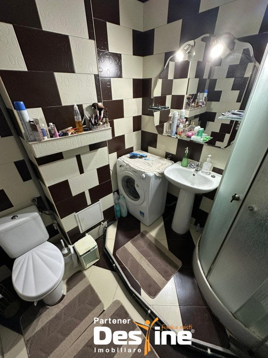 Pașcani - Apartament 2 camere, 55mp, decomandat, etaj 3, zona Sfânta Vineri