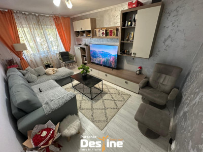Pașcani - Apartament 2 camere, 55mp, decomandat, etaj 3, zona Sfânta Vineri
