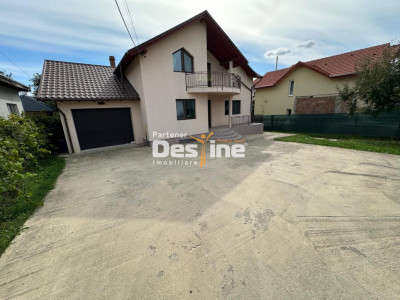 Pașcani - Vilă modernă cu demisol, garaj, terasă și curte generoasă 1000 mp