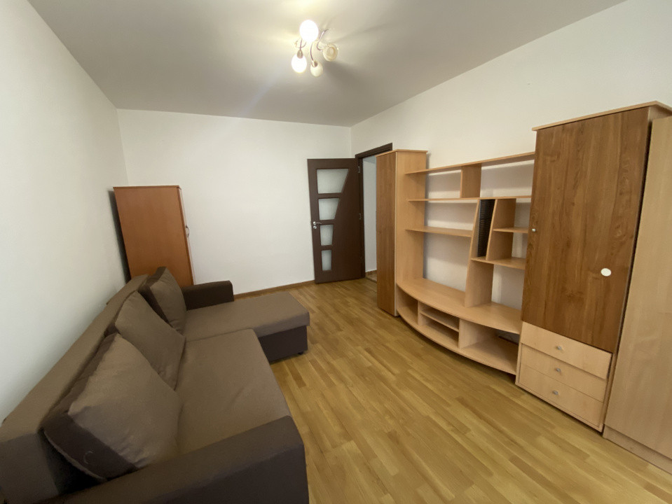 Apartament 2 camere decomandat cu loc de parcare si balcon, zona Astra